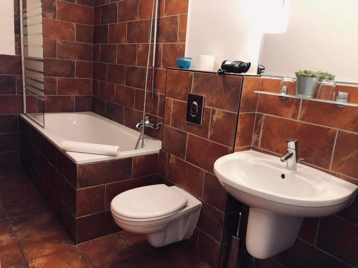 Atrium Panzio Hotel Esztergom Eksteriør billede